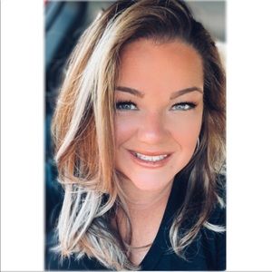 Meet your Posher, Dana